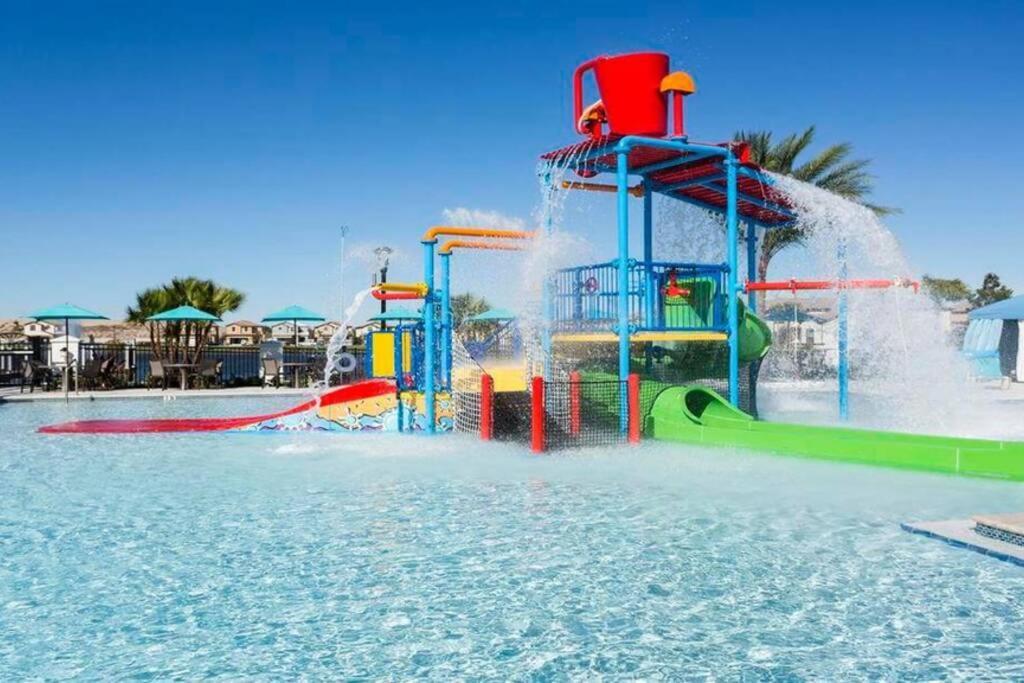 Stylish Cozy Family Getaway With Private Pool And Lake View Kissimmee Ngoại thất bức ảnh