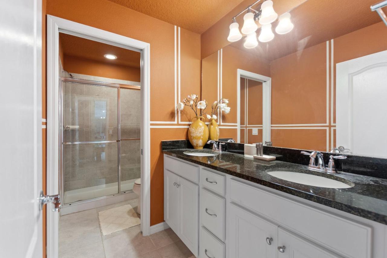 Stylish Cozy Family Getaway With Private Pool And Lake View Kissimmee Ngoại thất bức ảnh